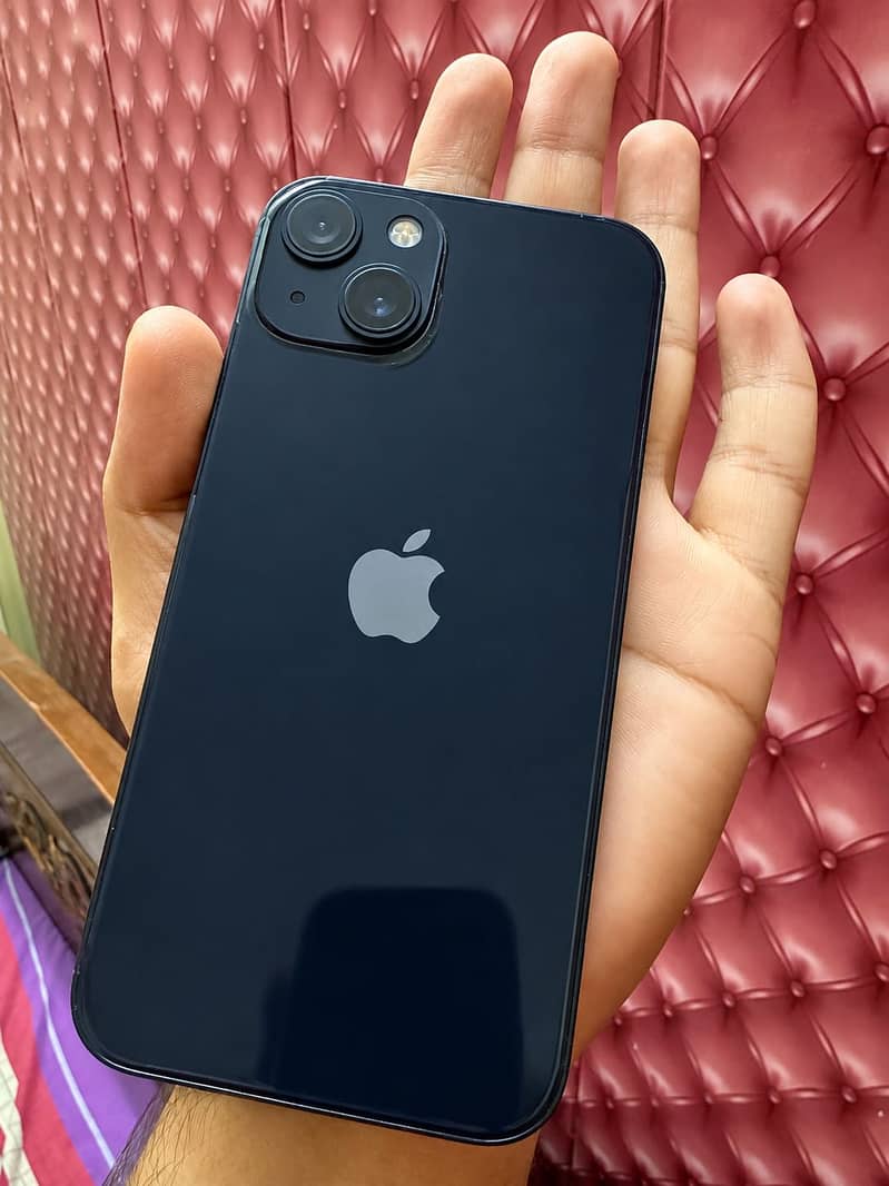 Apple iPhone 13 0