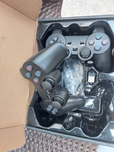 GAME STICK LIKE 2.4 G GAMEPAD WIRELESS GAMES 64 GB MEMORY CARD
