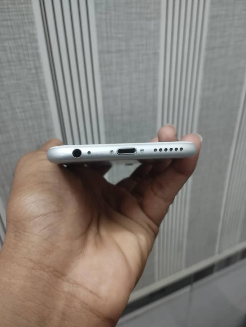 Apple iPhone 6S 1