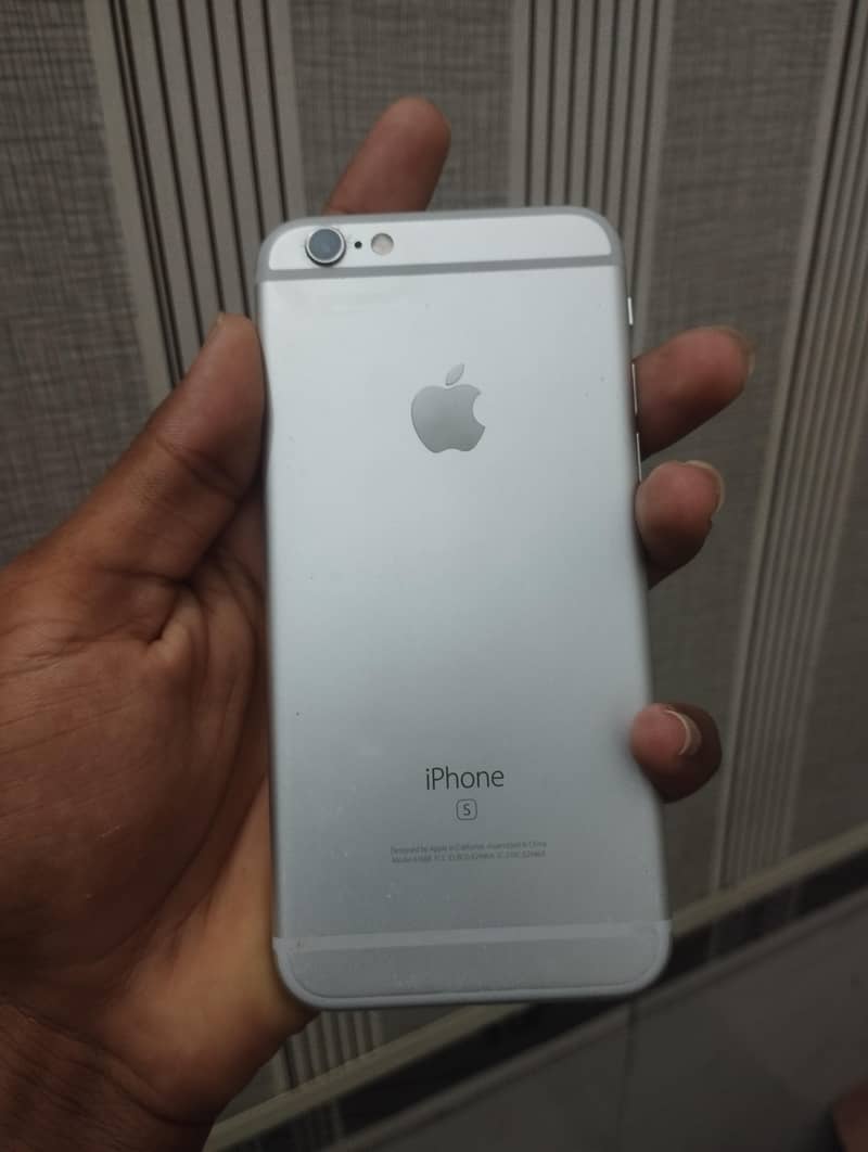 Apple iPhone 6S 3