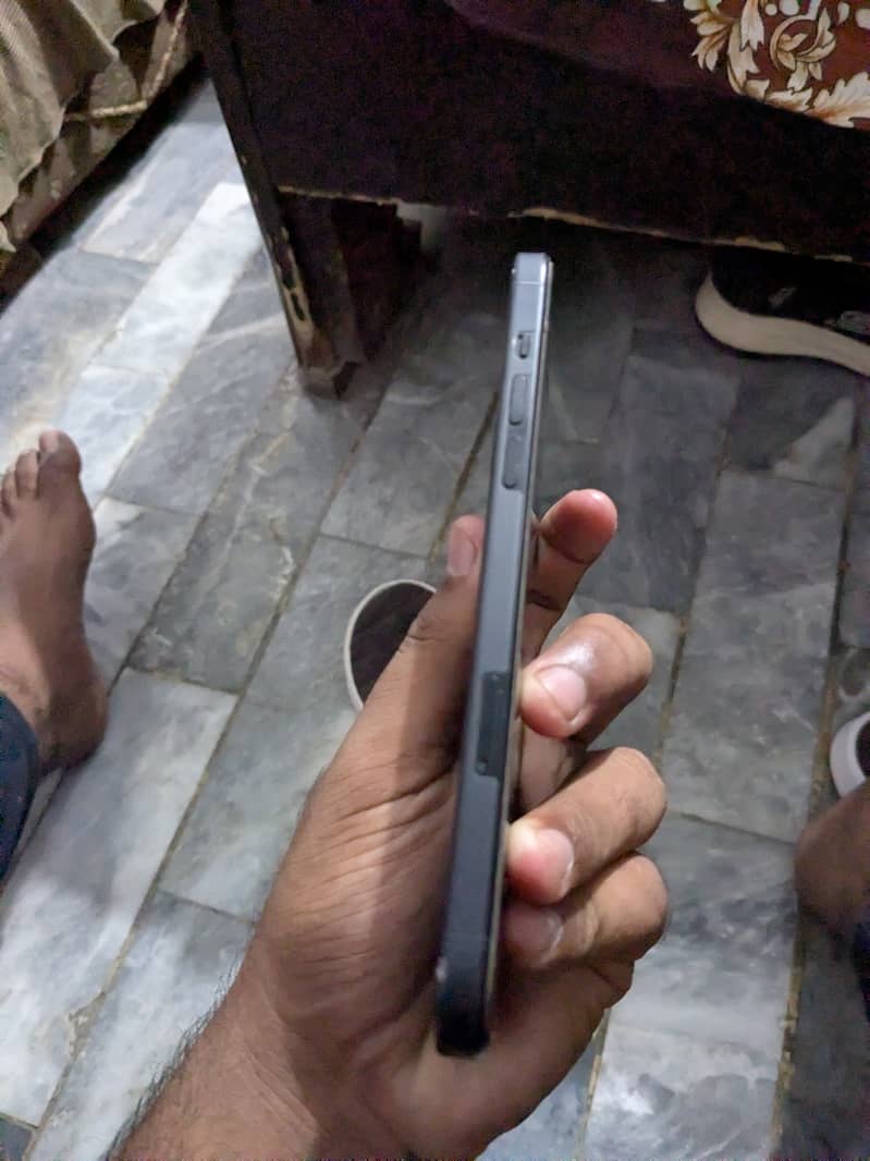 Apple iPhone 15 plus 4