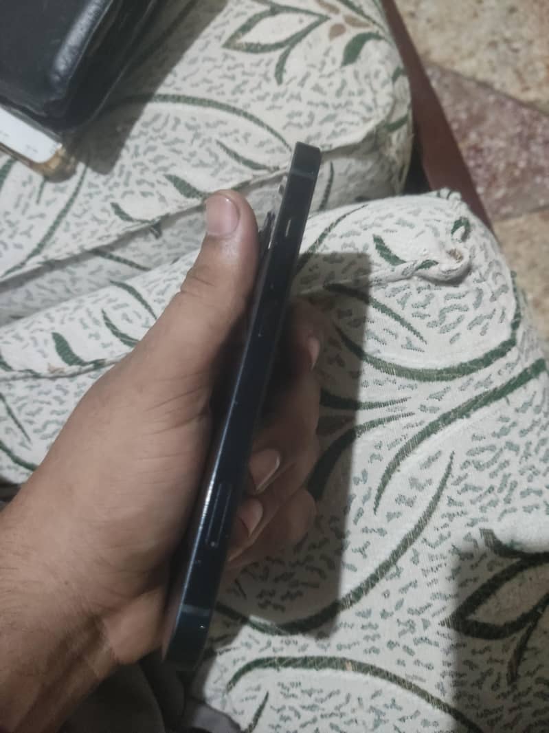 Apple iPhone 13 3