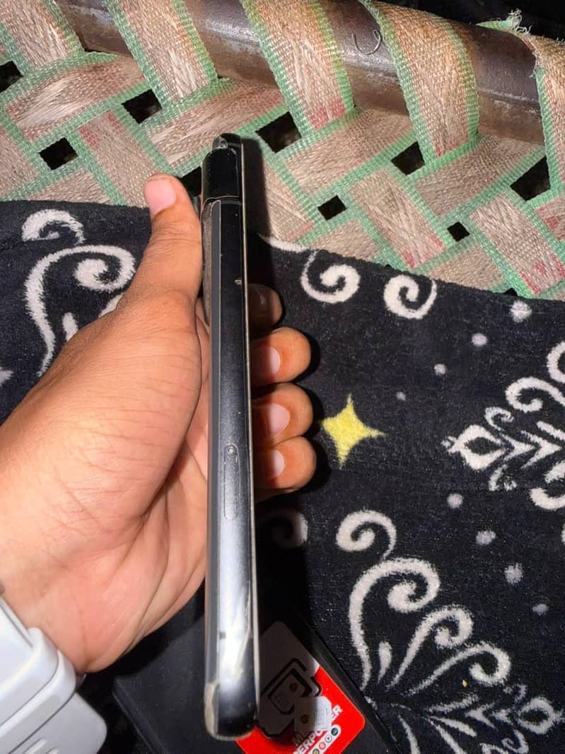 Google Pixel 8 4