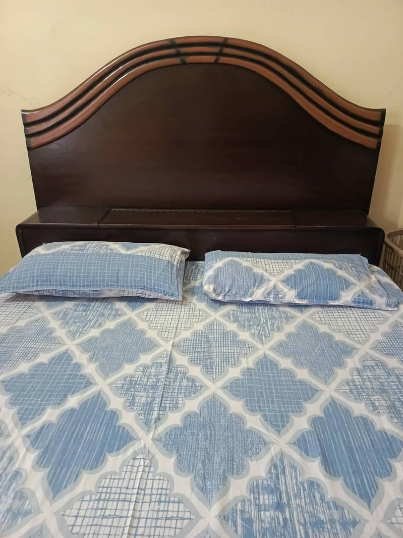 Double bed 0