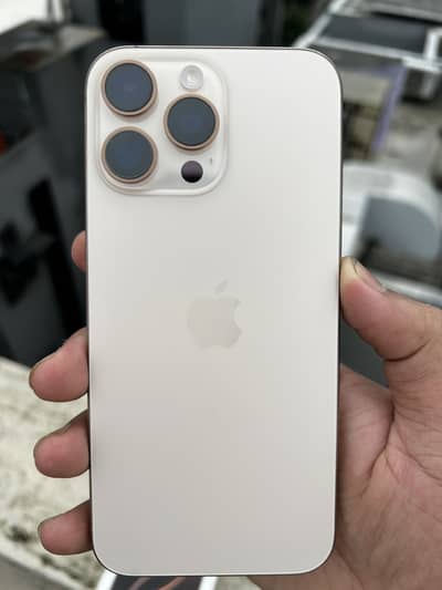 Apple iPhone 16 Pro Max