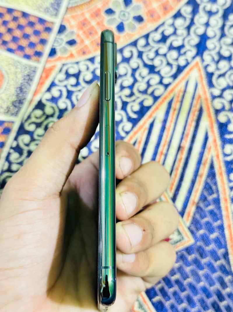 Apple iPhone XS 3