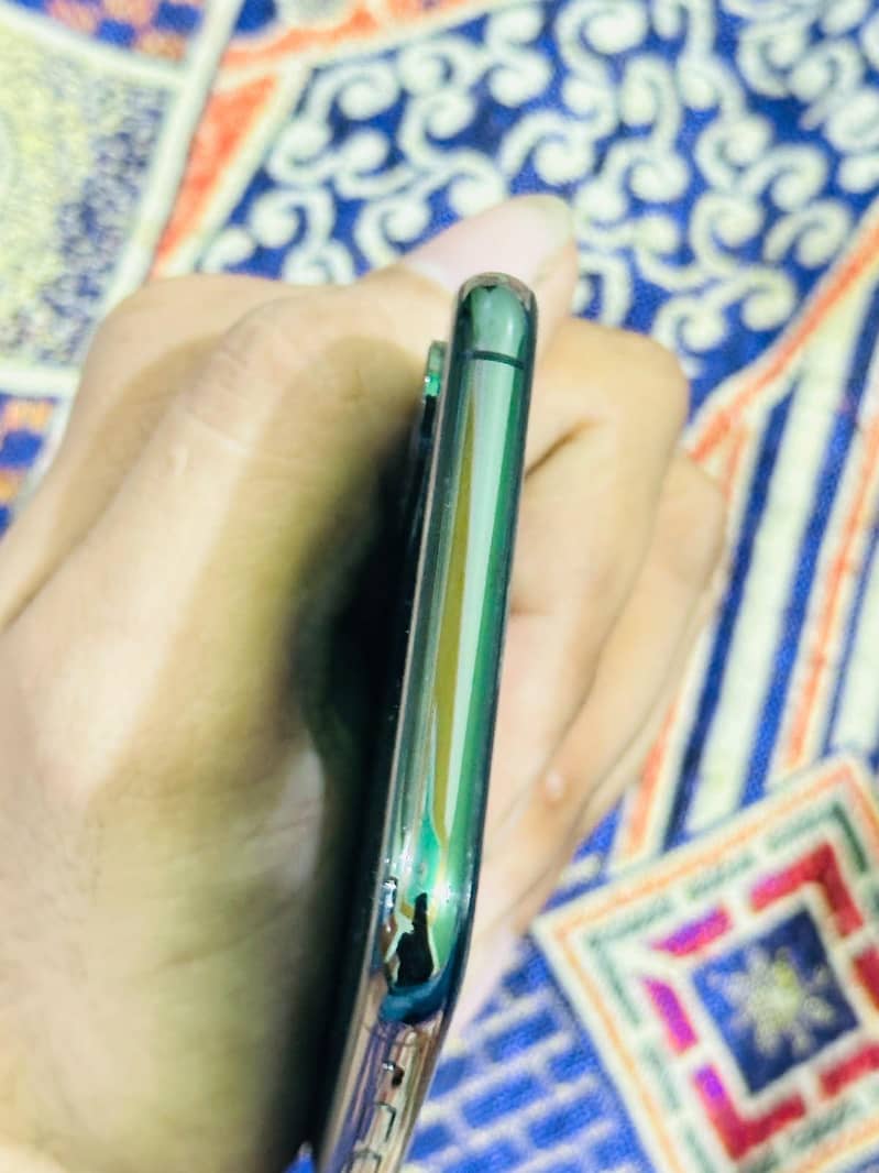 Apple iPhone XS 5
