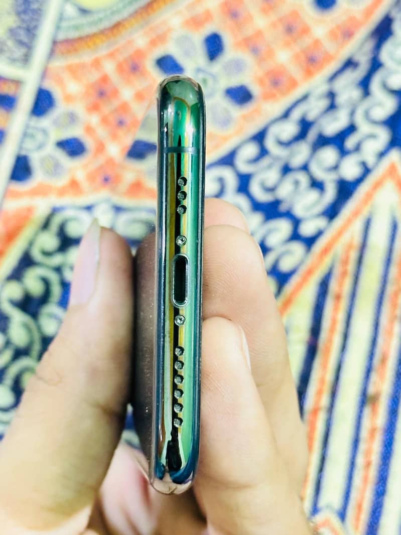 Apple iPhone XS 6