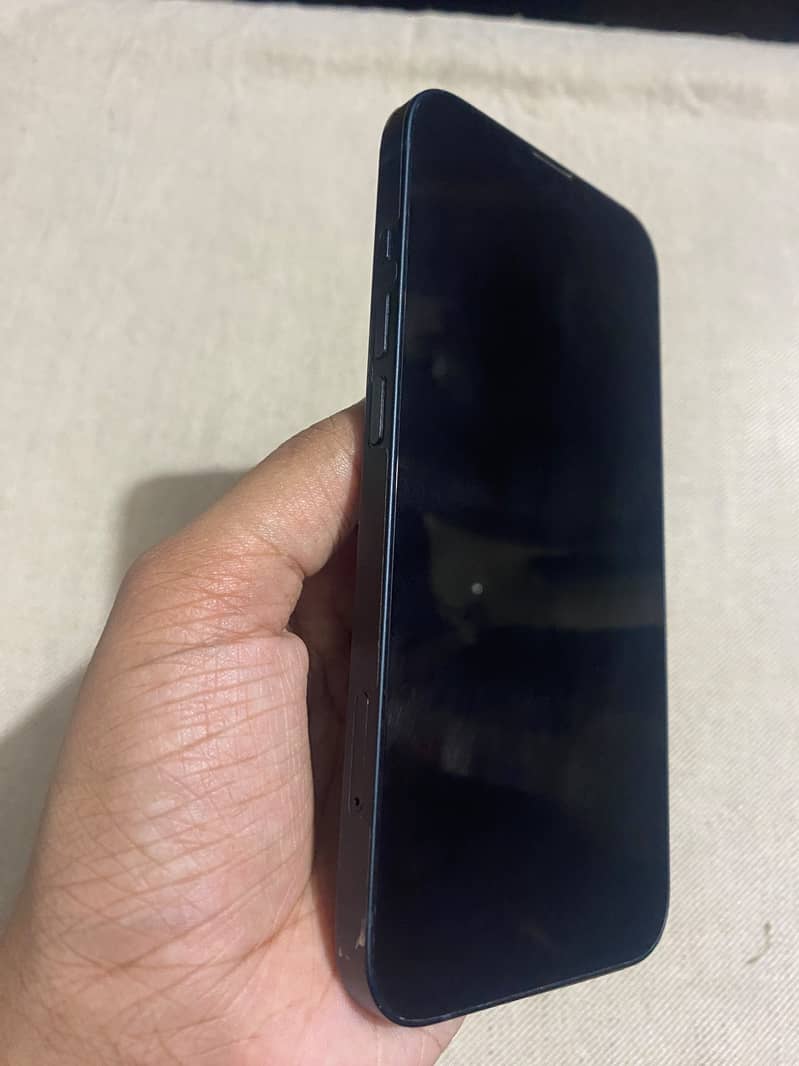 Apple iPhone 13 1