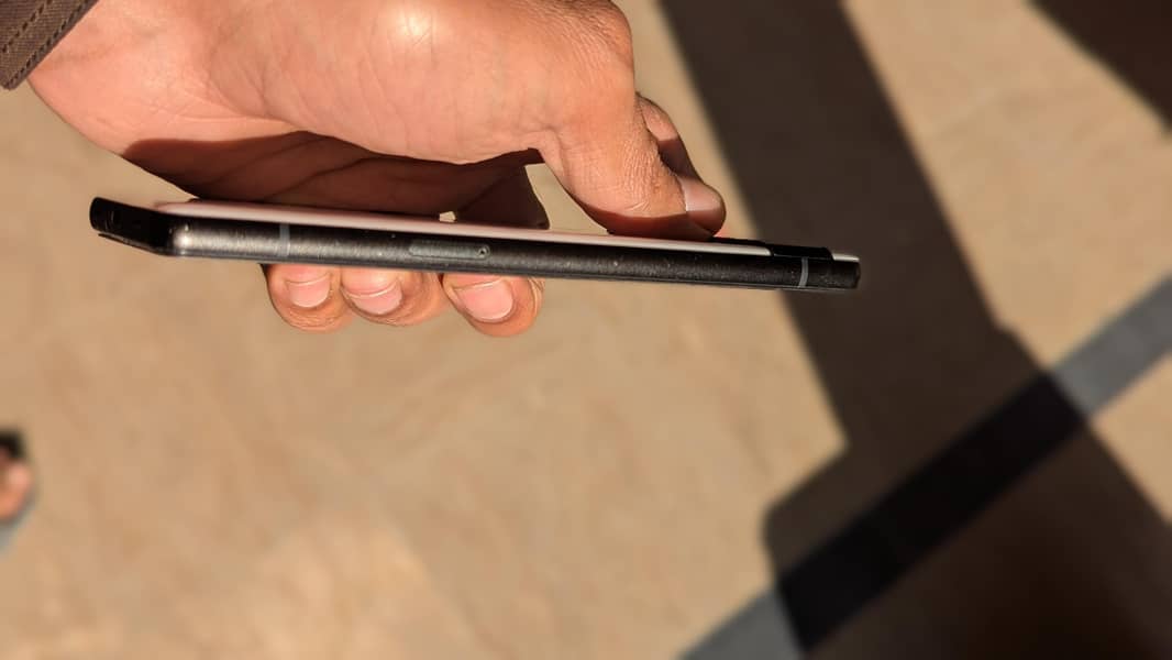 Google Pixel 6a 5