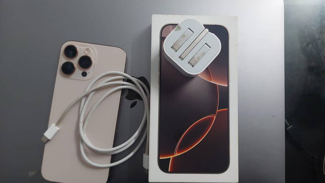 Apple iPhone 16 Pro Max 0