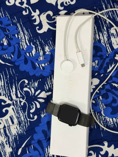 Apple Series 8 Watch 10/10 condition