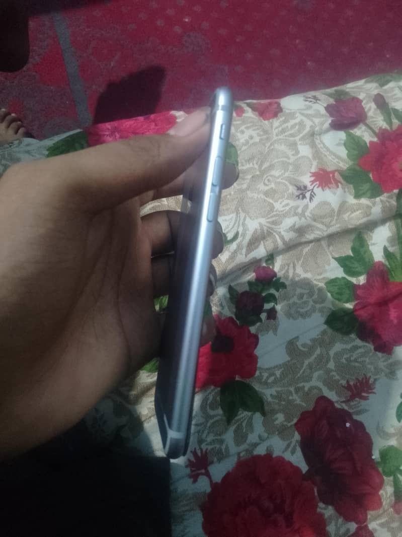 Apple iPhone 6S 1