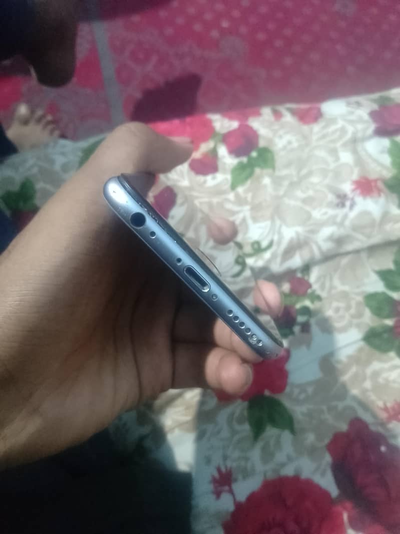 Apple iPhone 6S 2