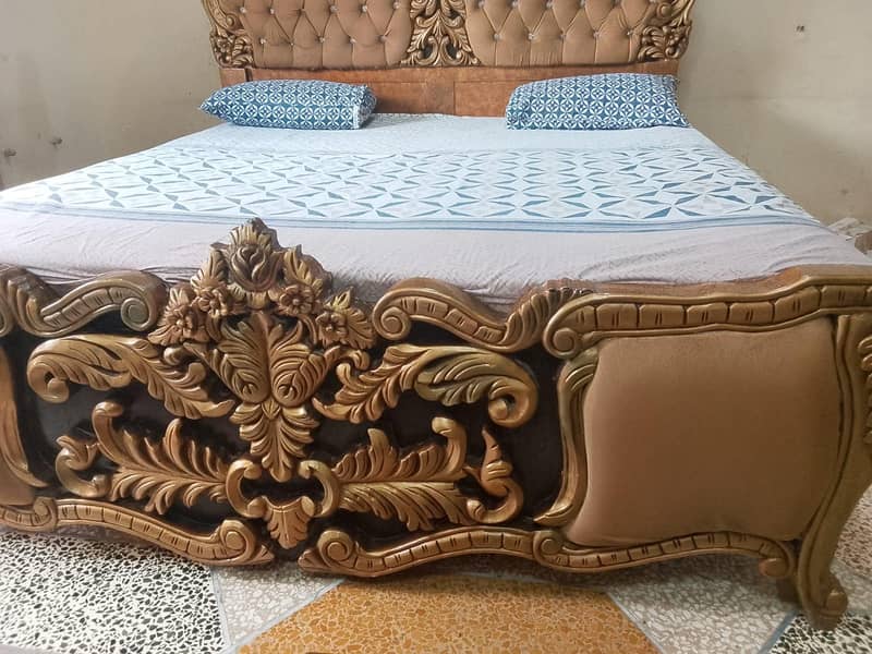 Bed , side tables and dressing table 1