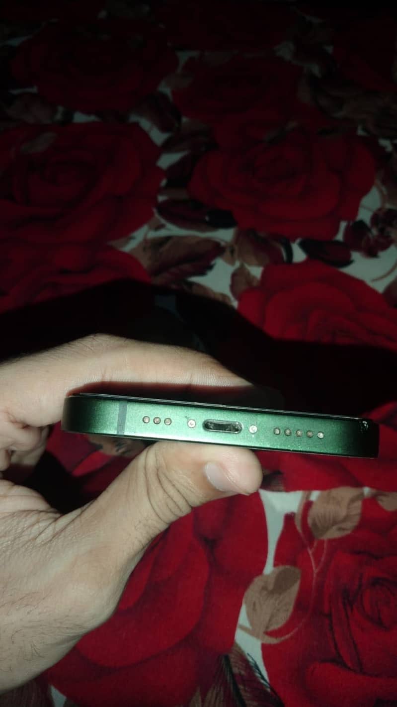 Apple iPhone 13 1