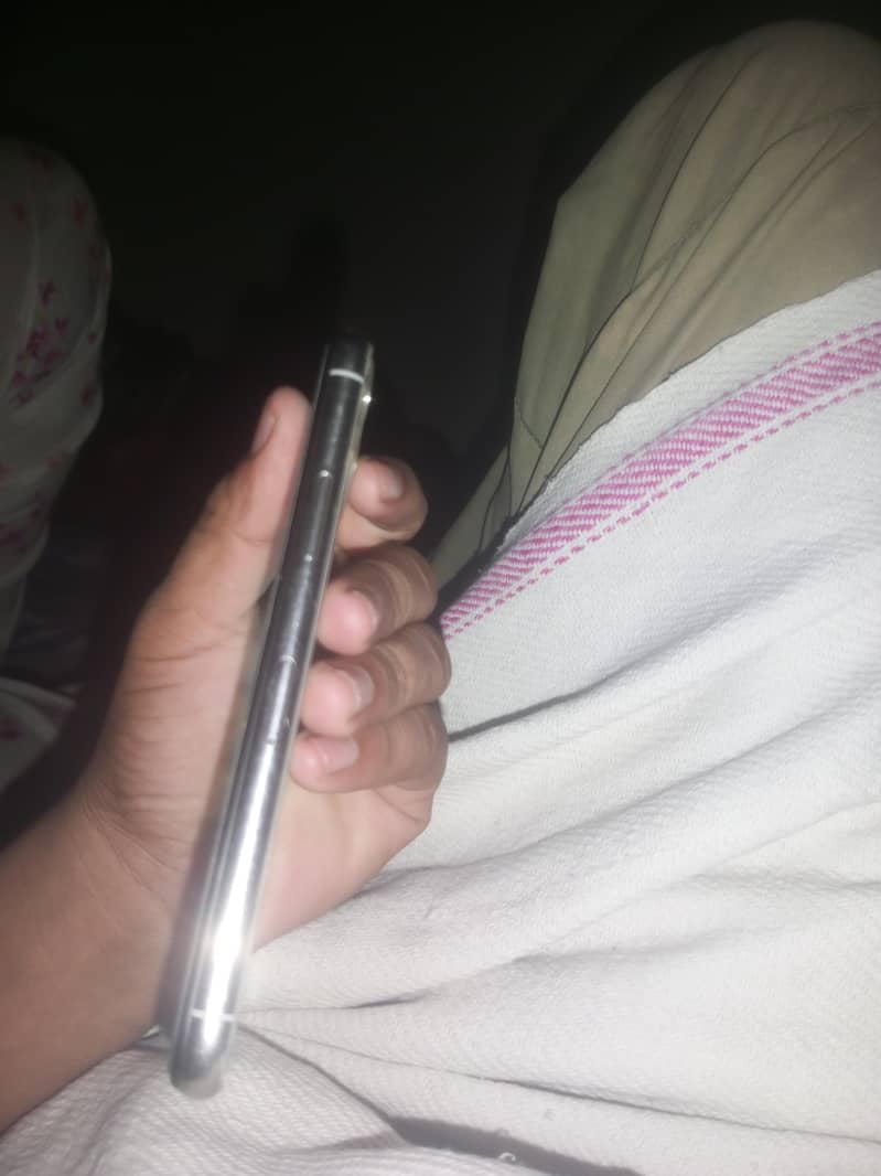 Apple iPhone 11 Pro 1
