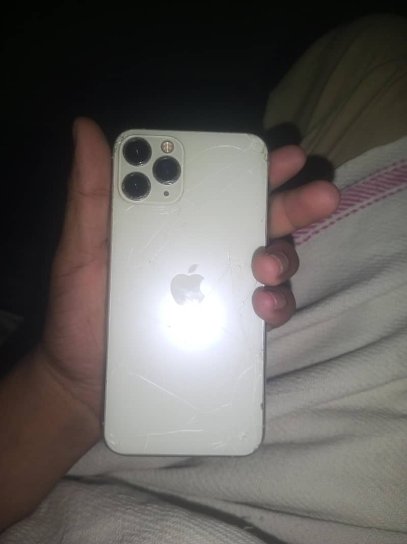 Apple iPhone 11 Pro 2