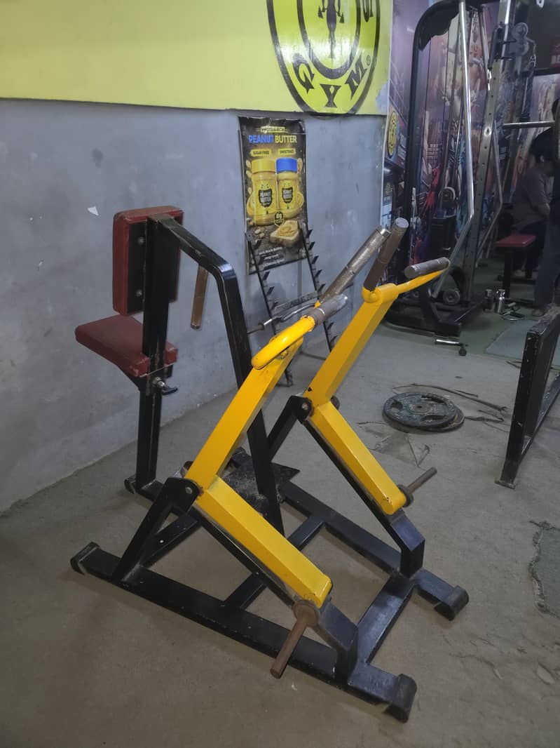 Seated Row Machine 1