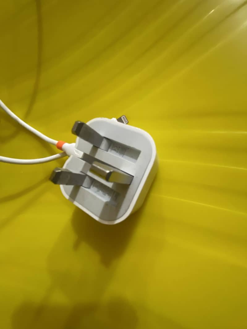 Iphone 11 e sim time avabl 40k 9