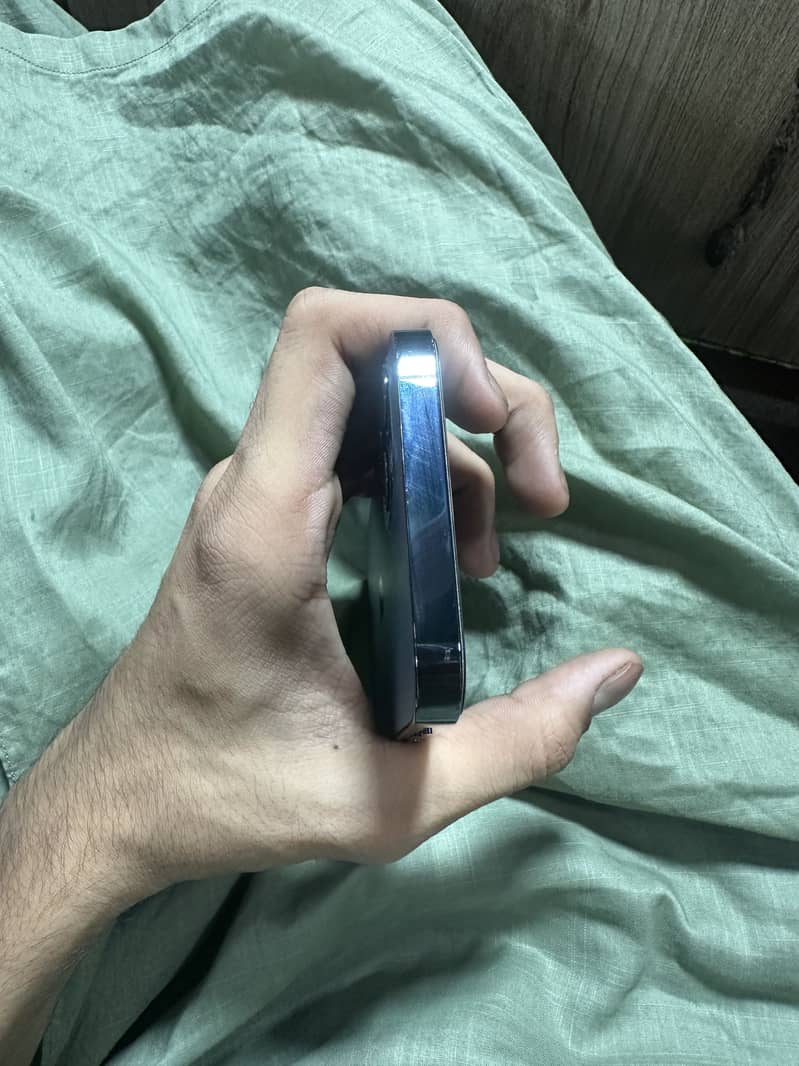 Apple iPhone 12 Pro 1