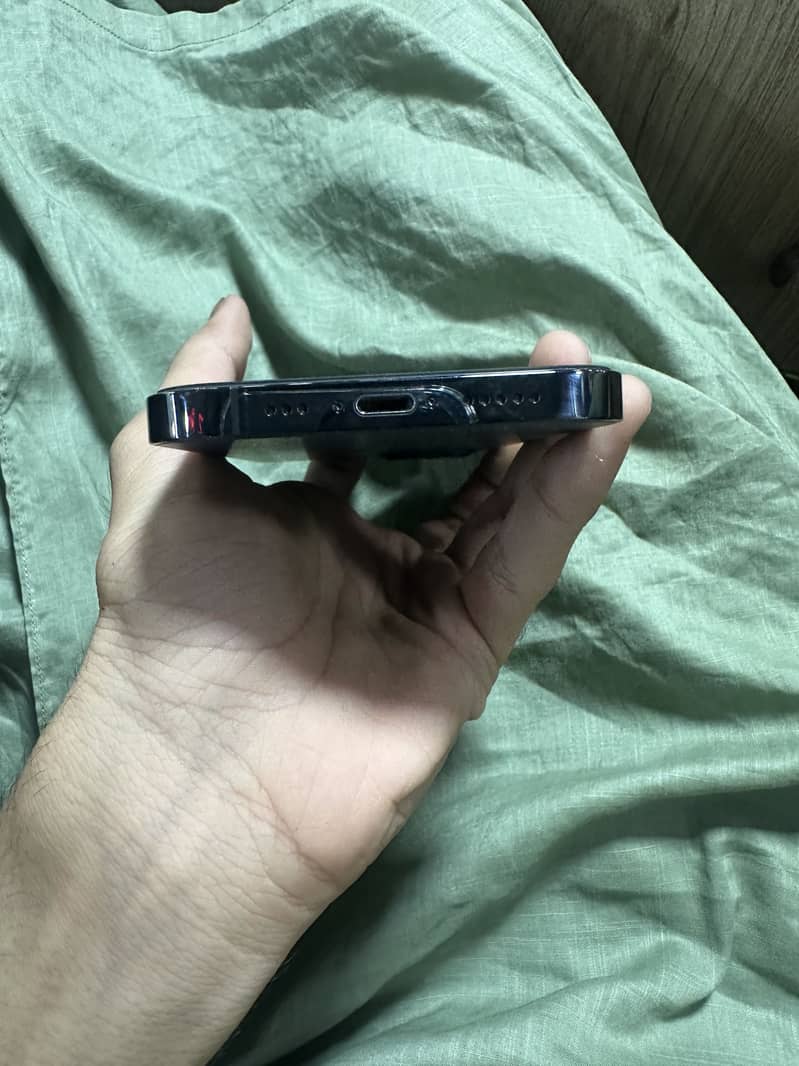 Apple iPhone 12 Pro 2