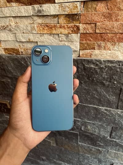 Apple iPhone 13
