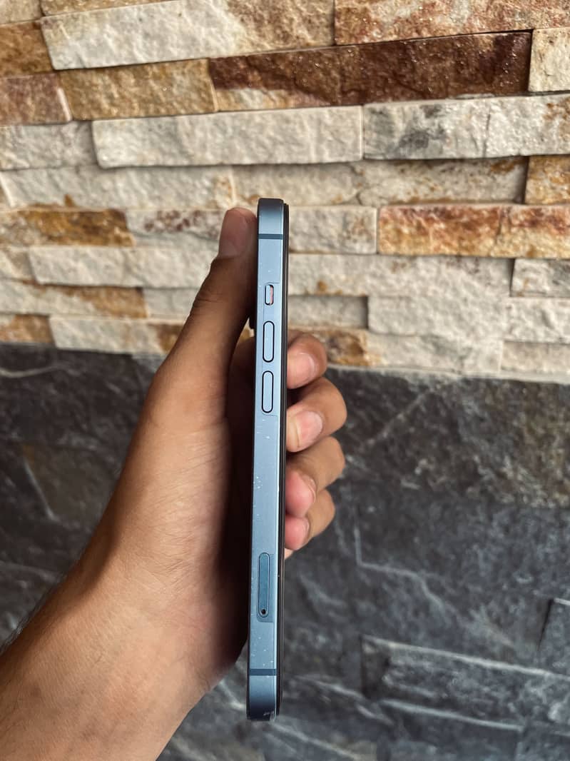 Apple iPhone 13 4