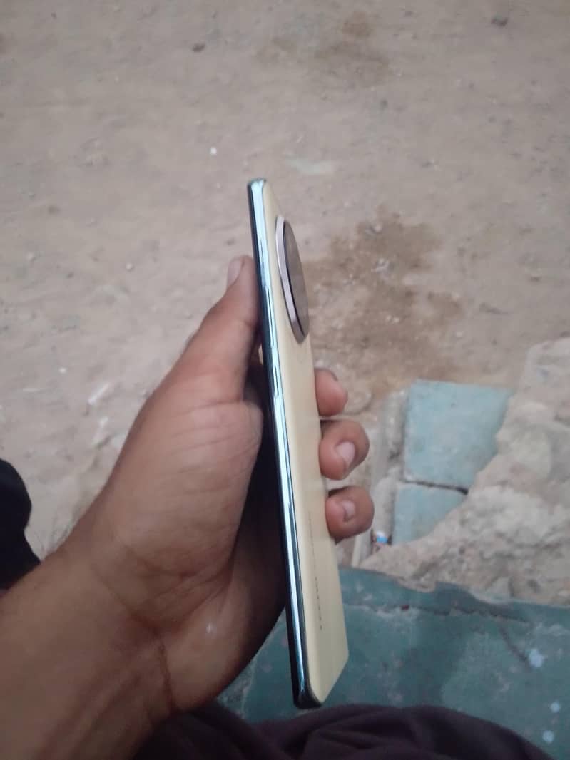 Tecno CAMON 30S 1