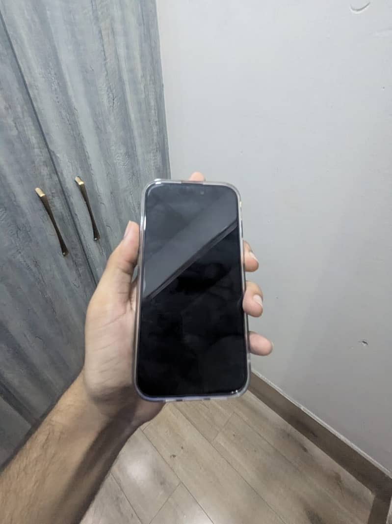 Apple iPhone 15 4