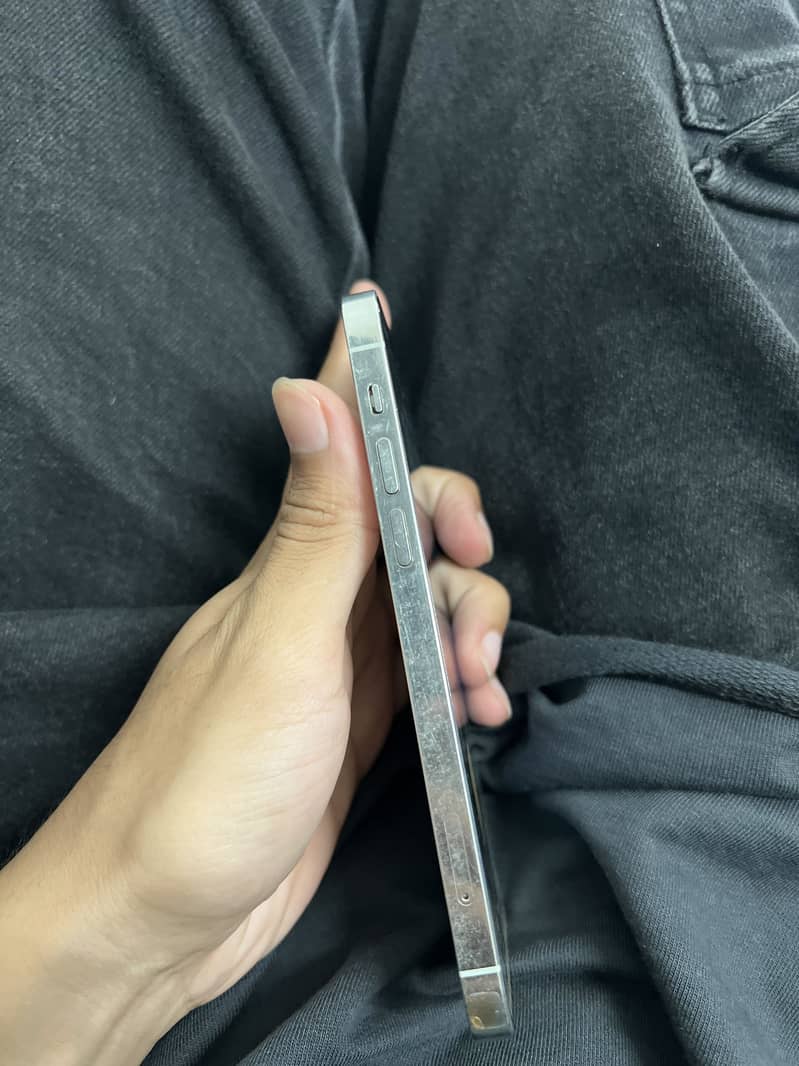 Apple iPhone 12 Pro 4