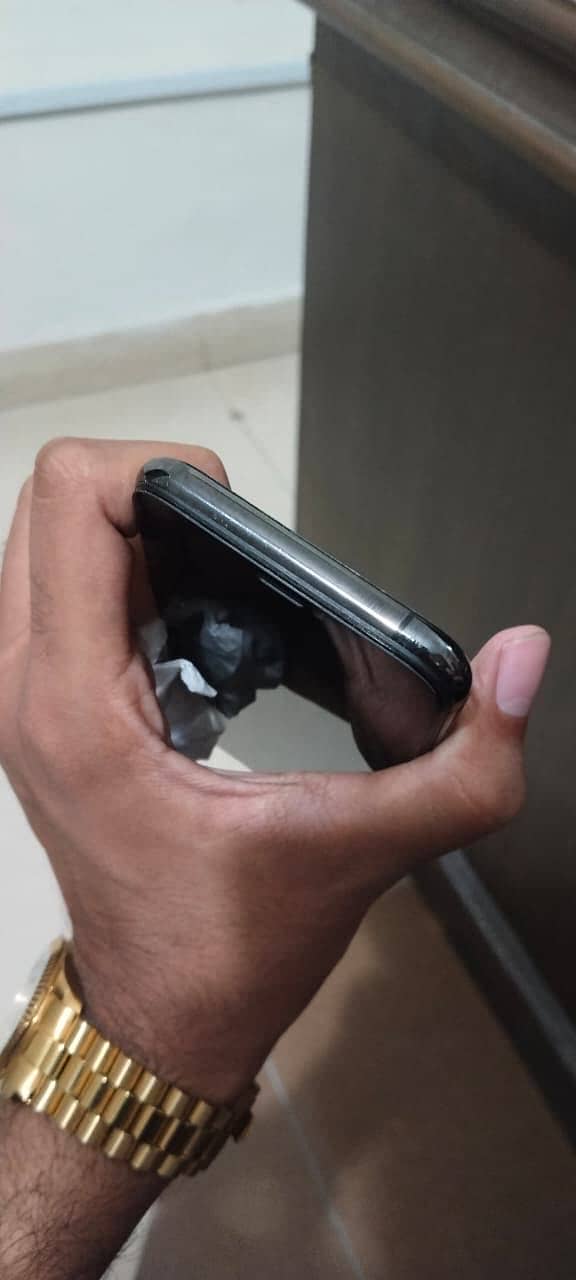 Apple iPhone 11 Pro 2