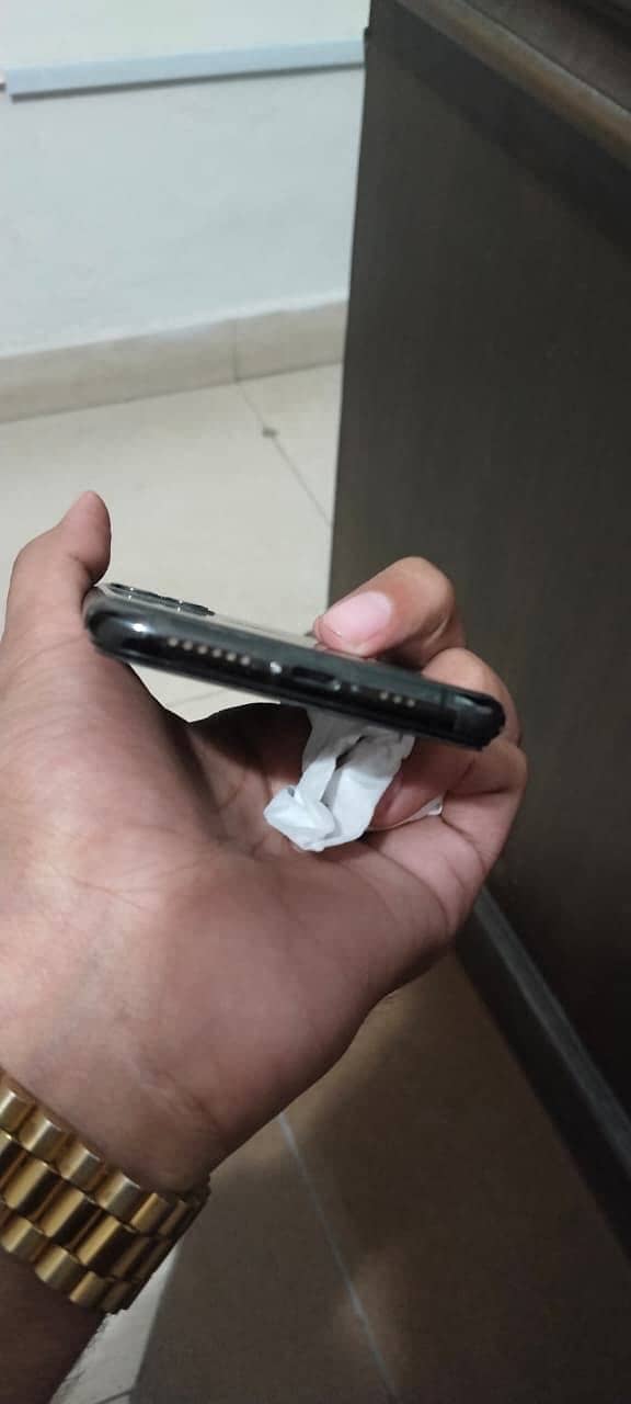 Apple iPhone 11 Pro 3