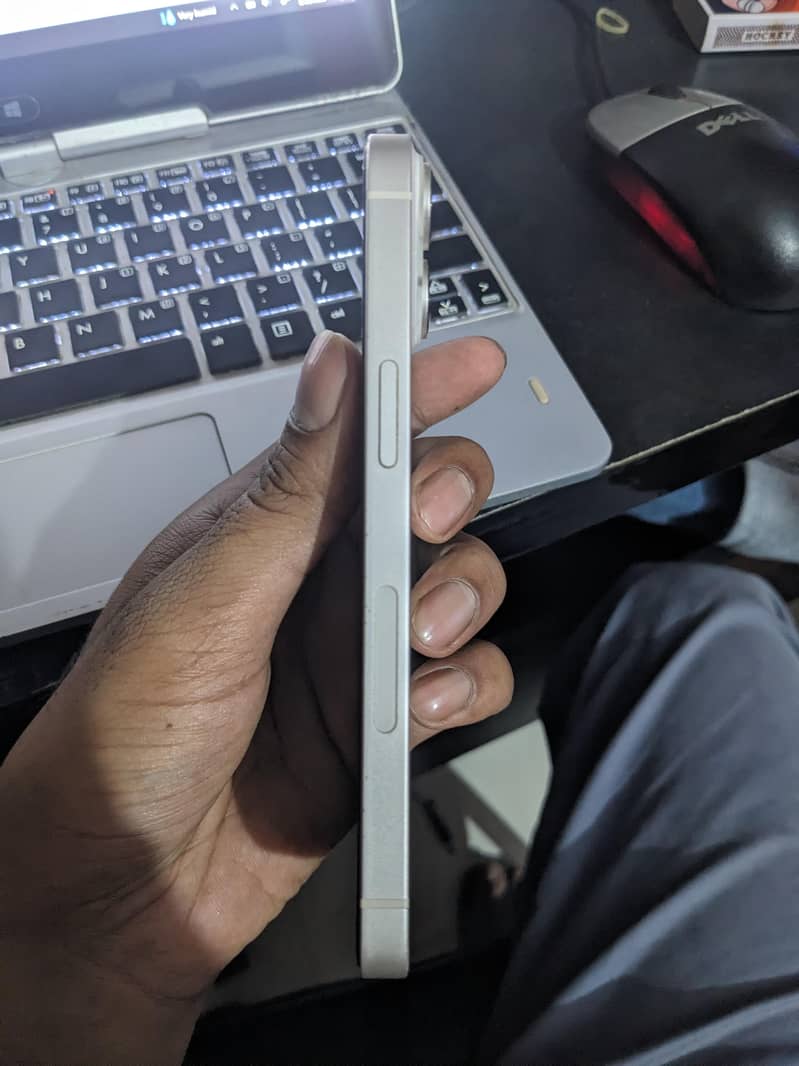 Apple iPhone 14 4