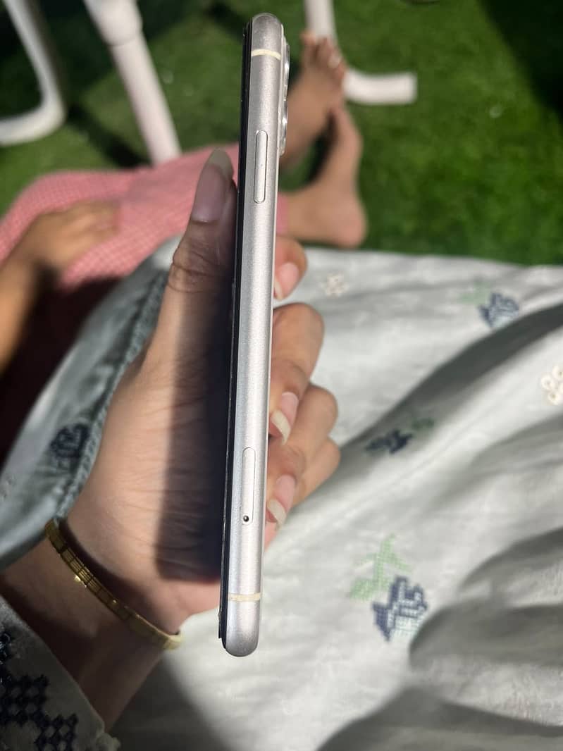 Apple iPhone 11 1
