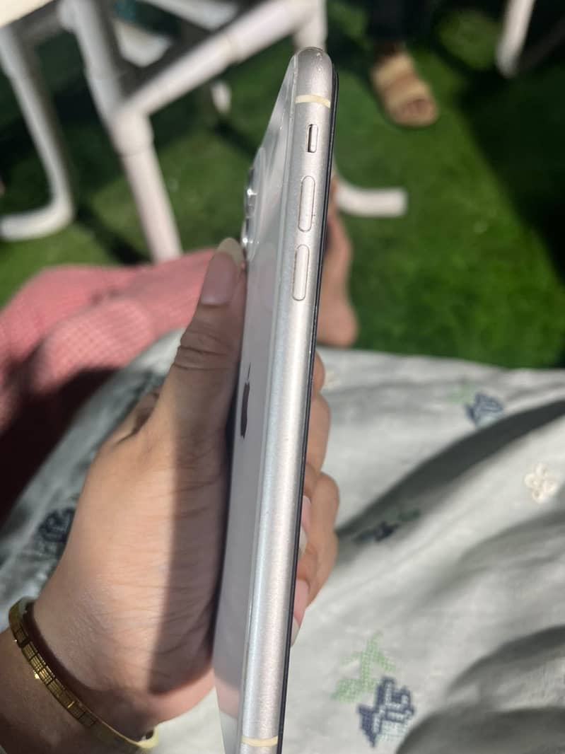 Apple iPhone 11 2