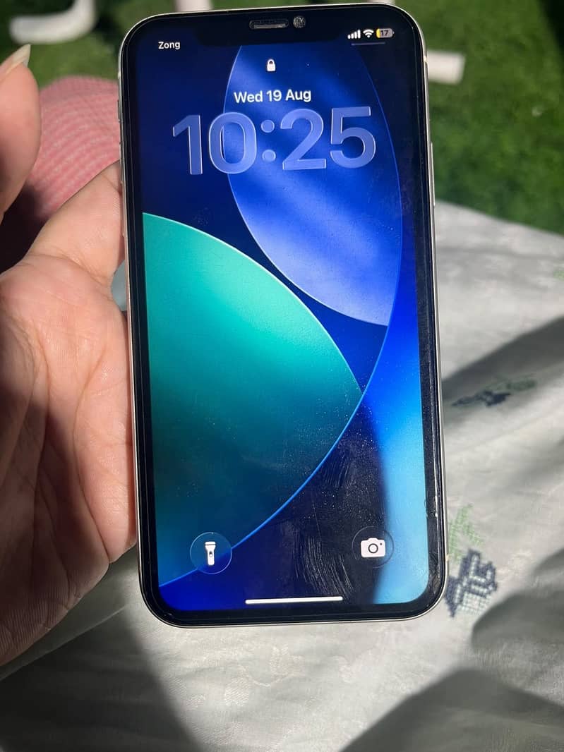 Apple iPhone 11 3