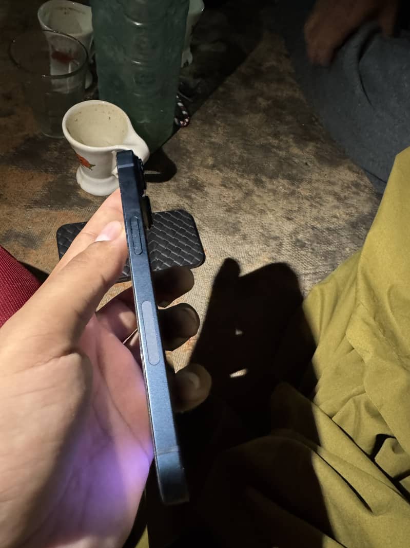 Apple iPhone 14 3