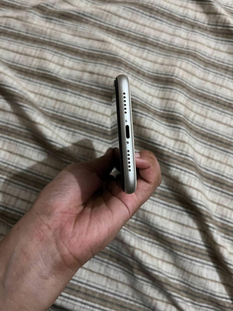 Apple iPhone 11 2