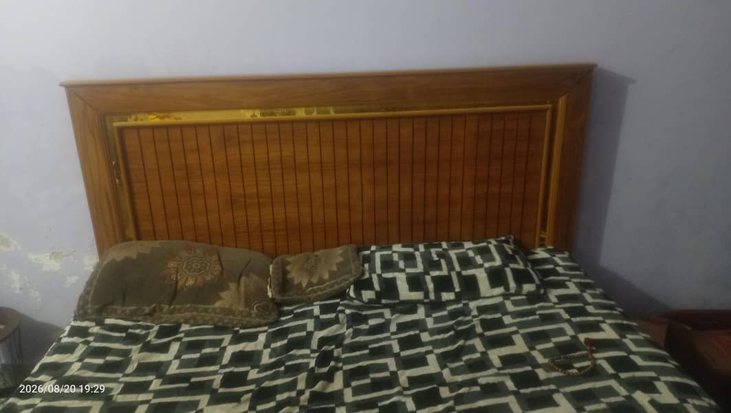 king size bed 0