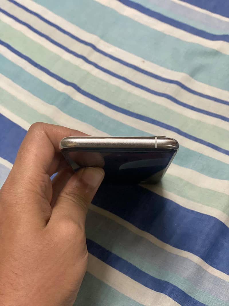 Apple iPhone 11 Pro 1