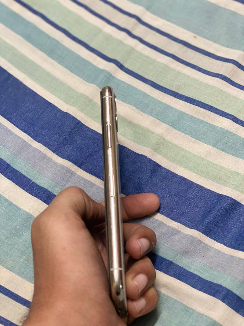Apple iPhone 11 Pro 6