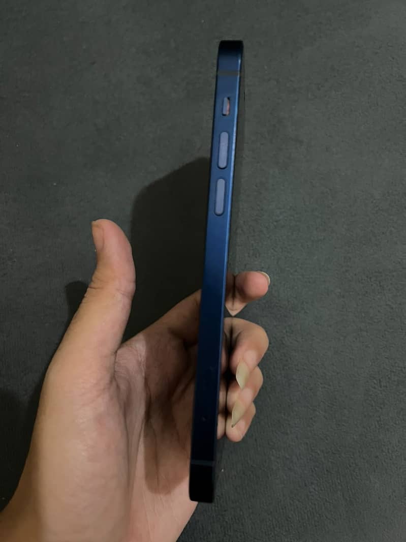 Apple iPhone 12 2