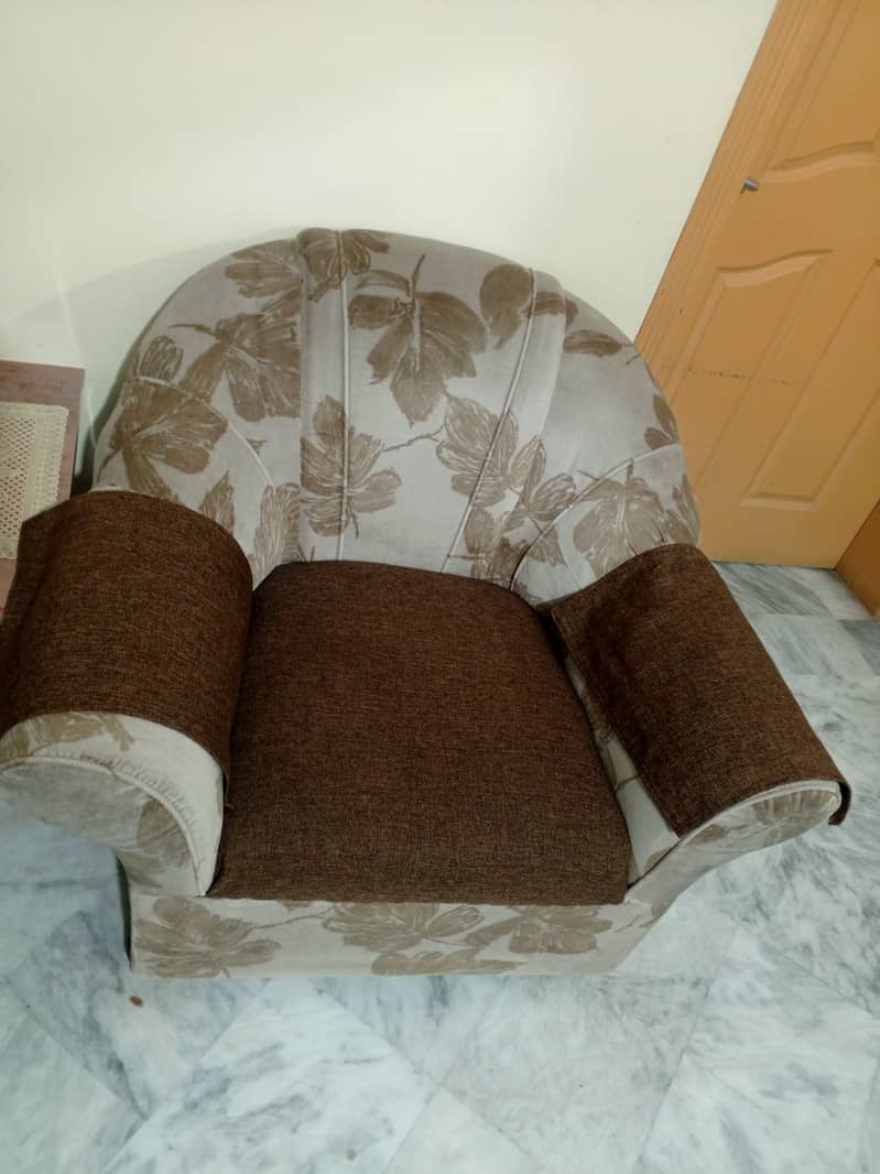 Classic Sofa set – Comfortable, Decent Condition 1