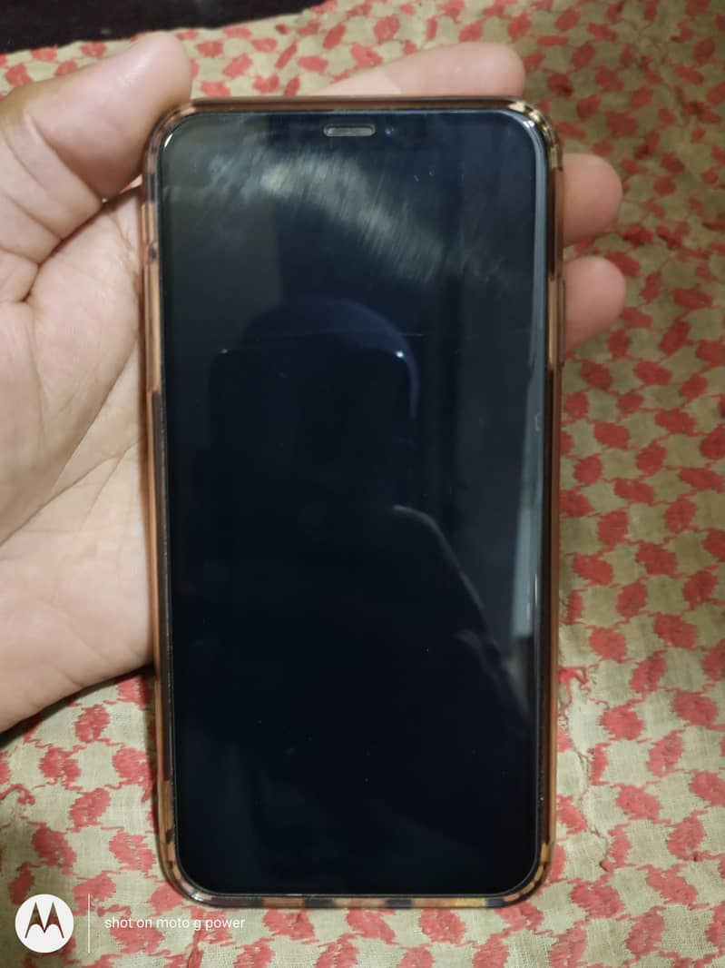 Apple iPhone XS Max 1