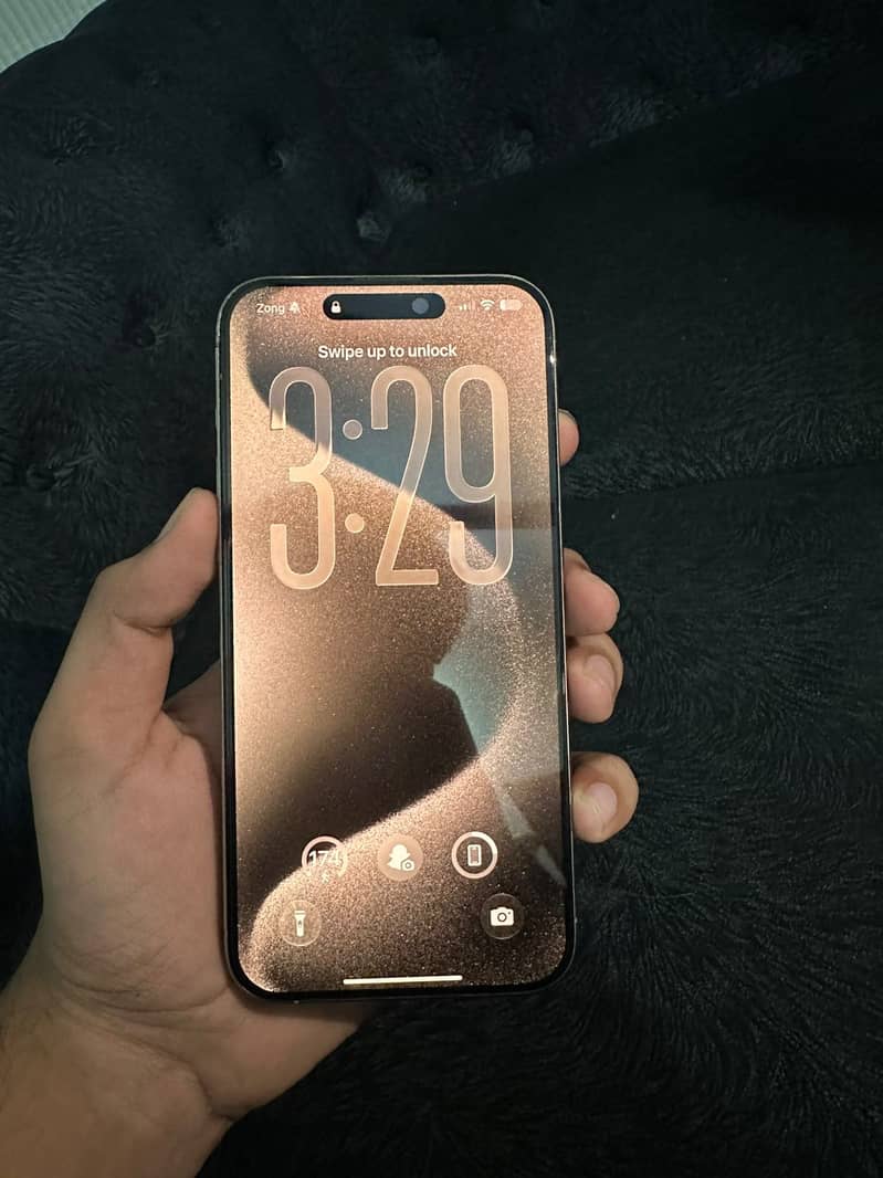 Apple iPhone 15 Pro Max 2