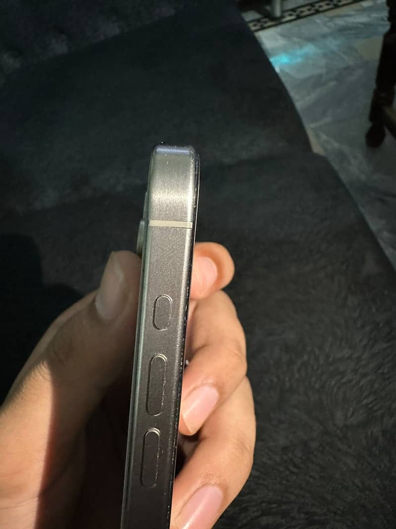 Apple iPhone 15 Pro Max 3