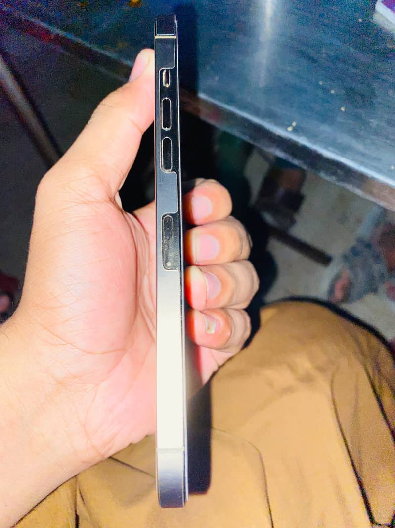 Apple iPhone 12 Pro Max 7