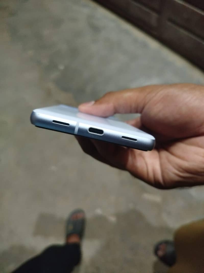 Google Pixel 7a 4