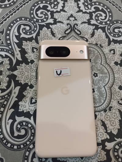 Google Pixel 8 gold